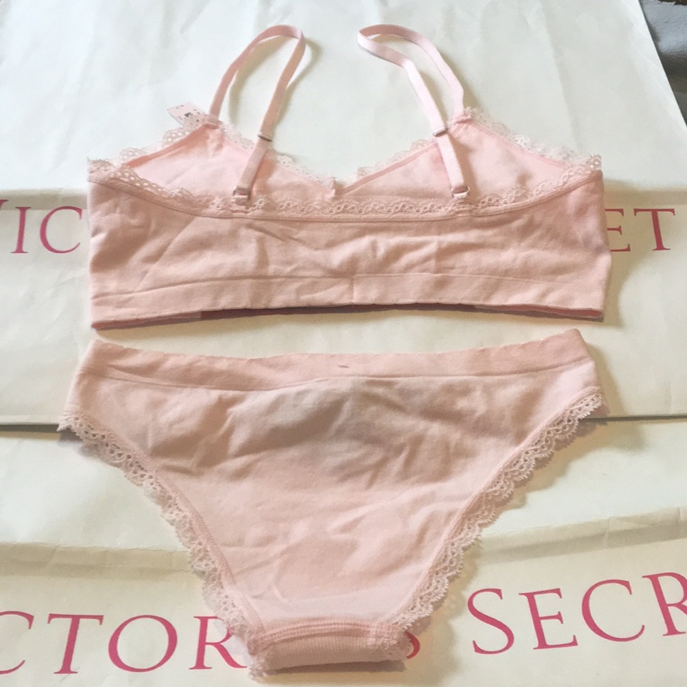 SOLD❌Victoria's Secret Valentine's Day Set - Picture 3 of 4